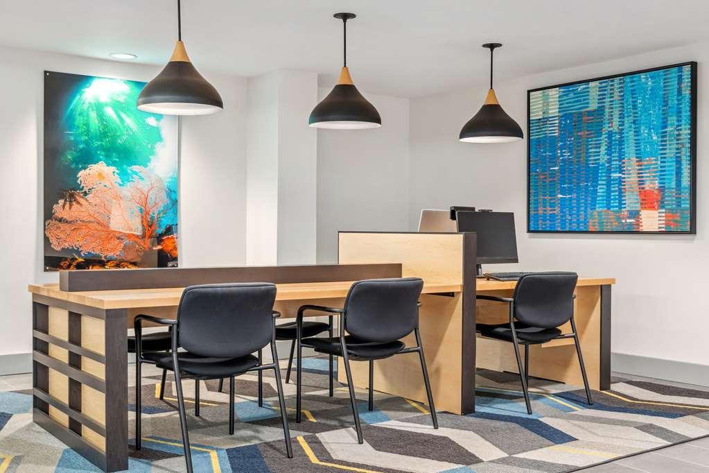 Отель Hyatt House Orlando International Drive Интерьер фото